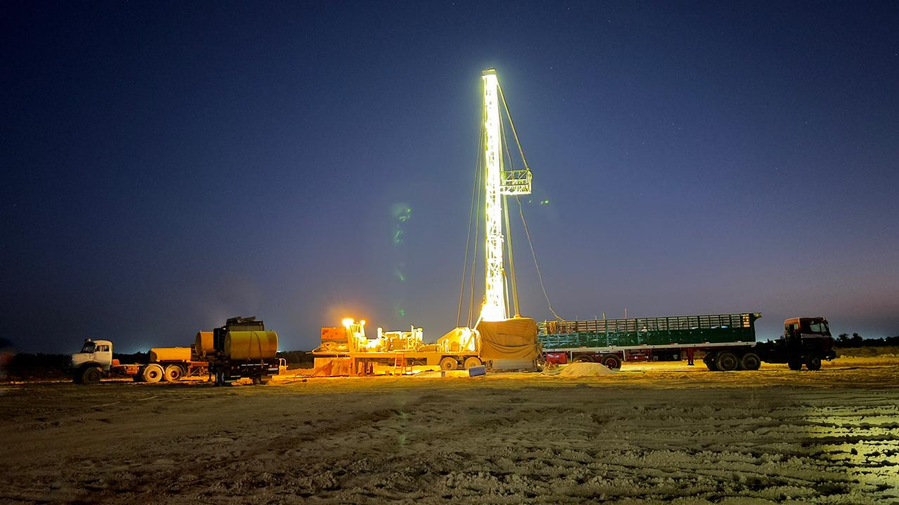 القاووق لحفر آبار المياه الارتوازية