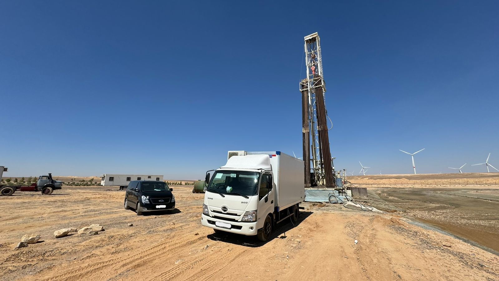 القاووق لحفر آبار المياه الارتوازية